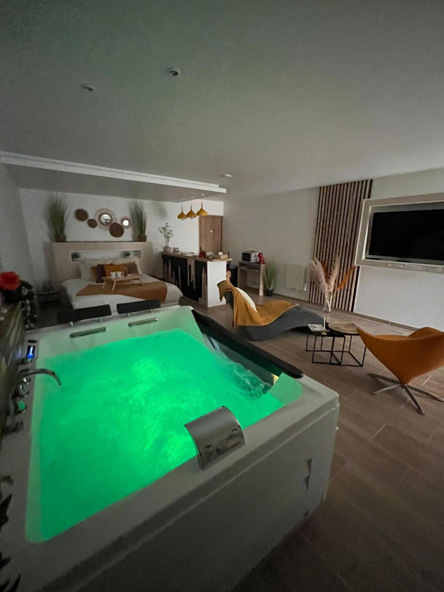 Studio Design Cocon Spa Prive A Deux Pas De Lille Bassee 외부 사진